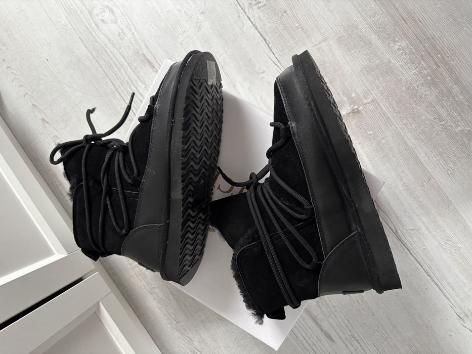 Czarne śniegowce Wittchen sznurowane z furerkiem