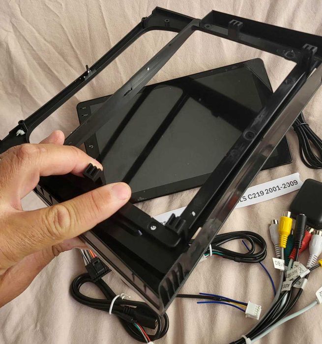 R37 Auto Rádios Mercedes-Benz Class W211  CLS C219 de 01 a 09 android