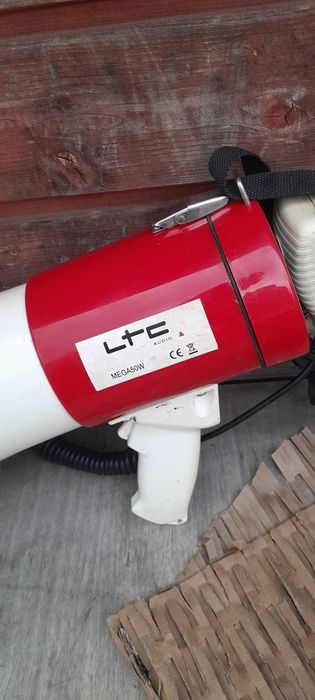 Megafon przenośny tuba