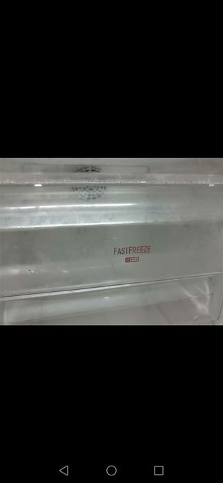 Arca congeladora Electrolux com pequena avaria