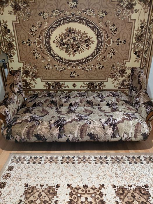 Продам диван в гарному стані
