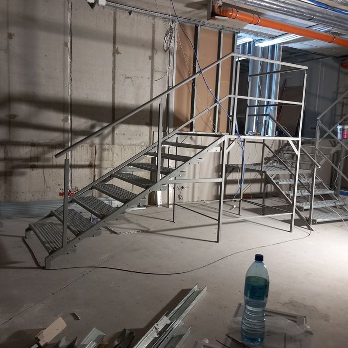 Sprzedam schody metalowe