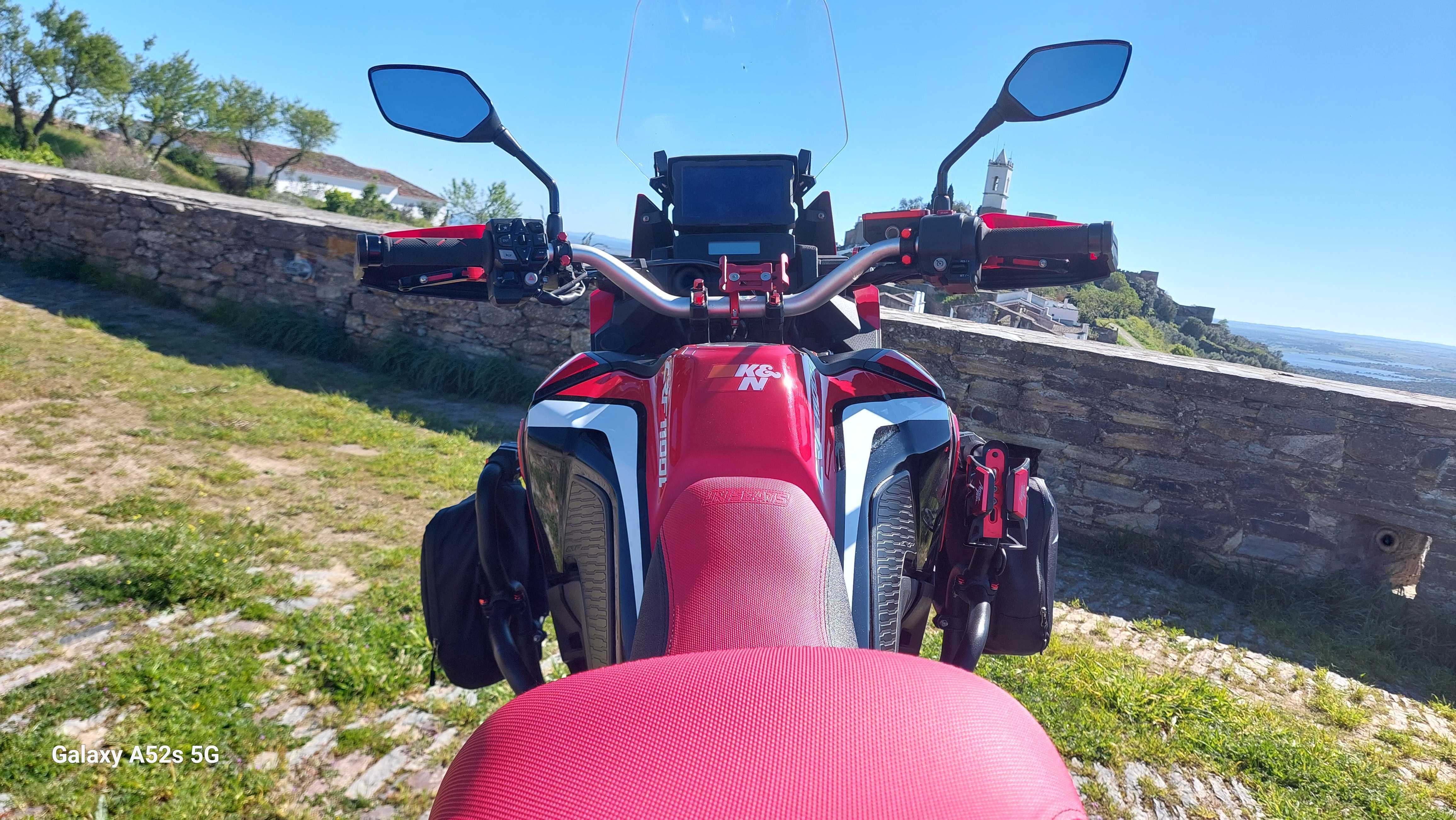 Africa Twin 1100 (irrepreensível)