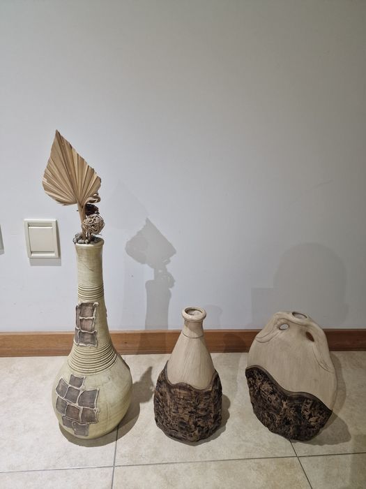 Jarras em barro decorativas