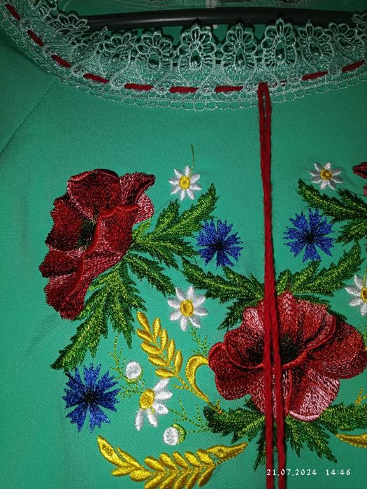 Вишиванка жіноча