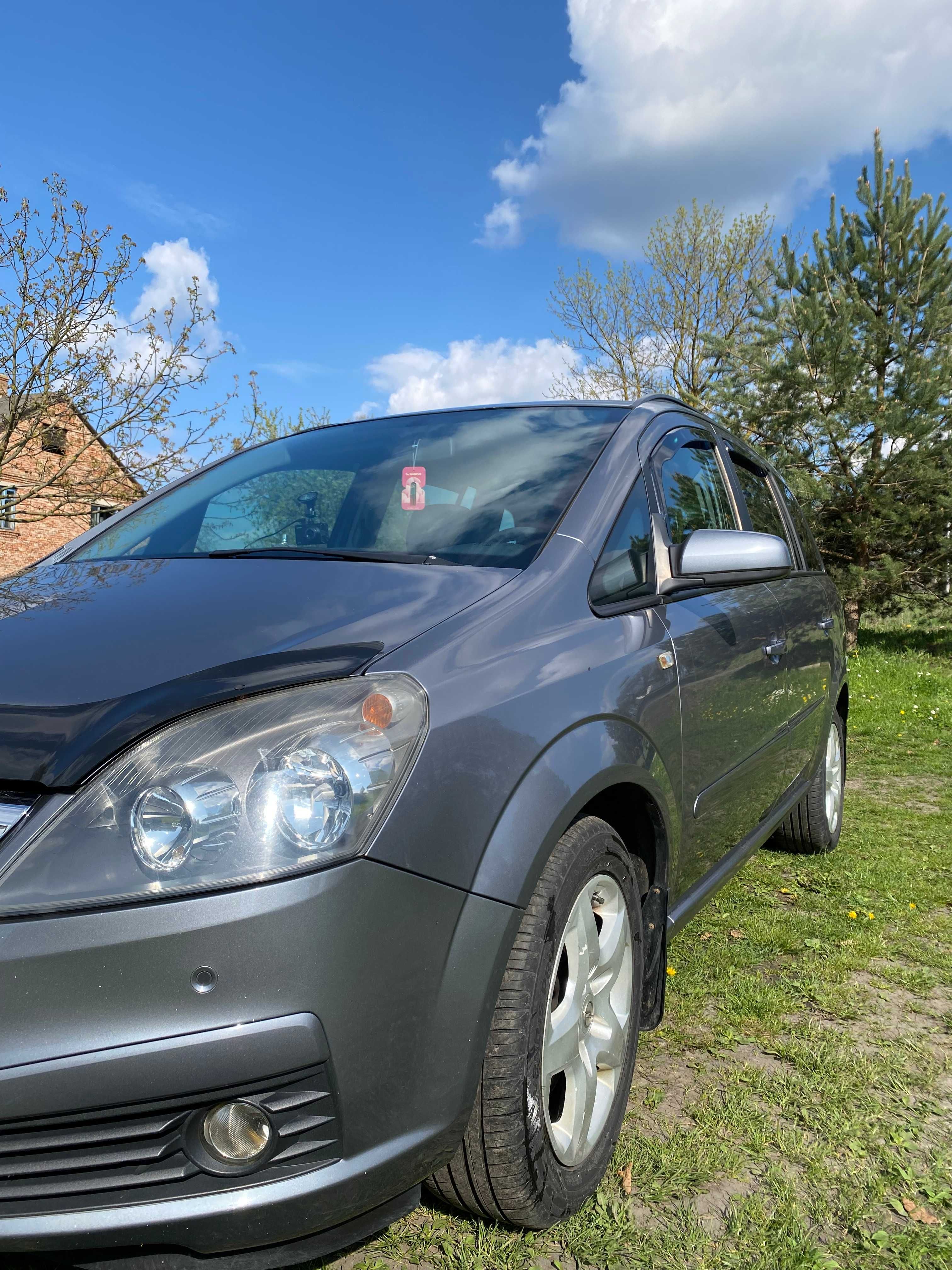 Opel Zafira b 1.9 дизель