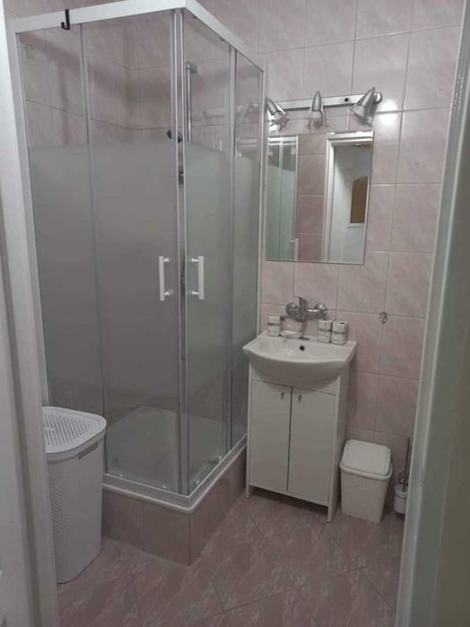 Wynajmę mieszkanie - dużą KAWALERKĘ