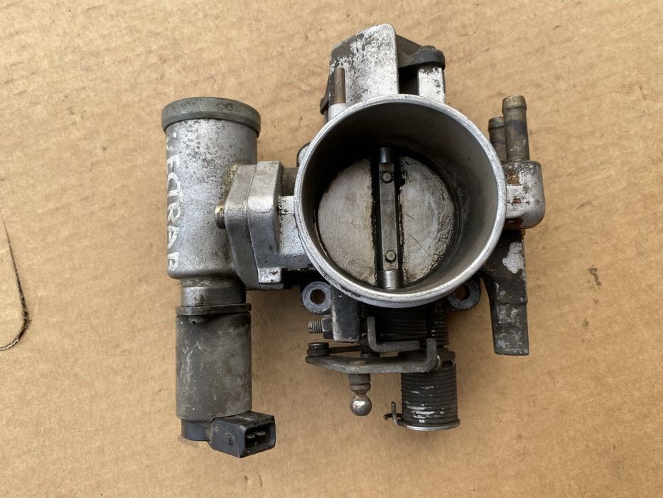 Opel Vectra B 2.0 16V przepustnica