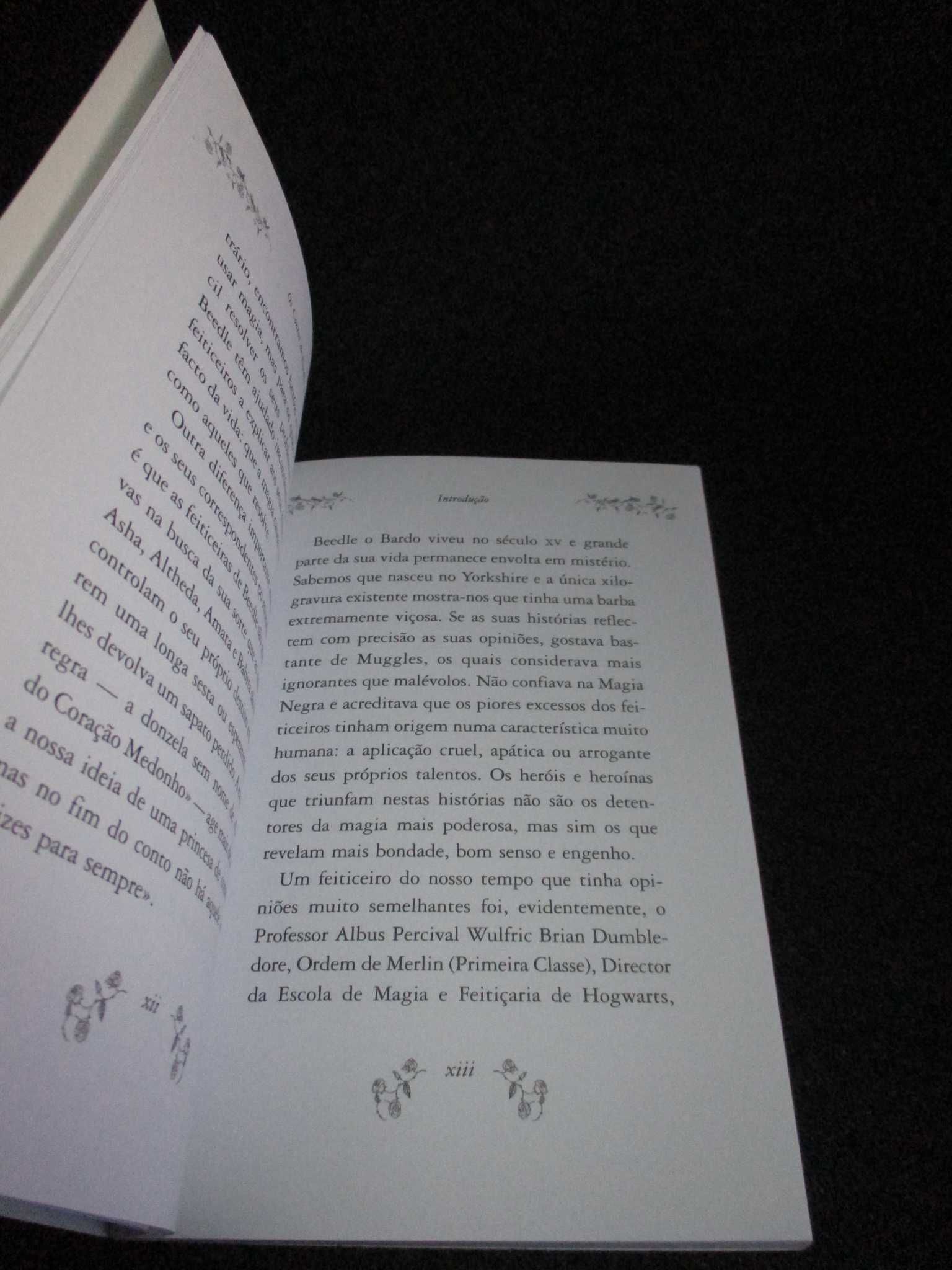 Livro Os Contos de Beedle O Bardo J. K. Rowling 1ª edição