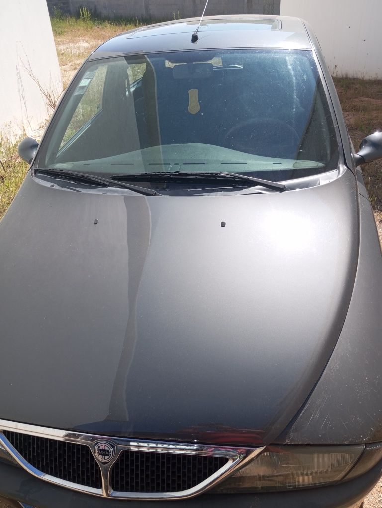Lancia Y 1.4 a bom preço