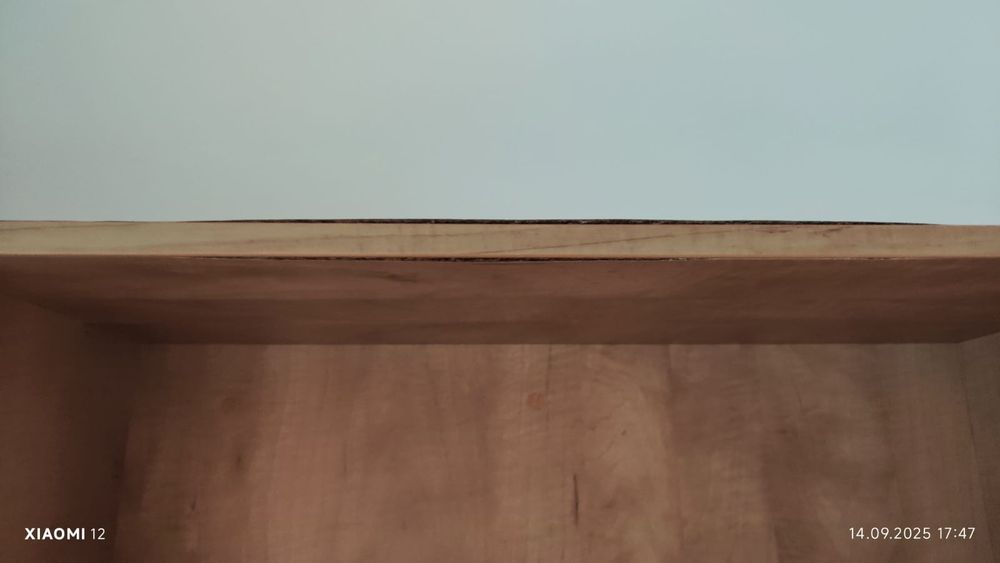 Szafka narożna z półkami