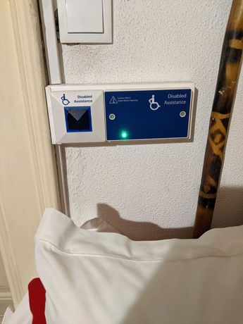 Sistema de alarme WC para deficientes