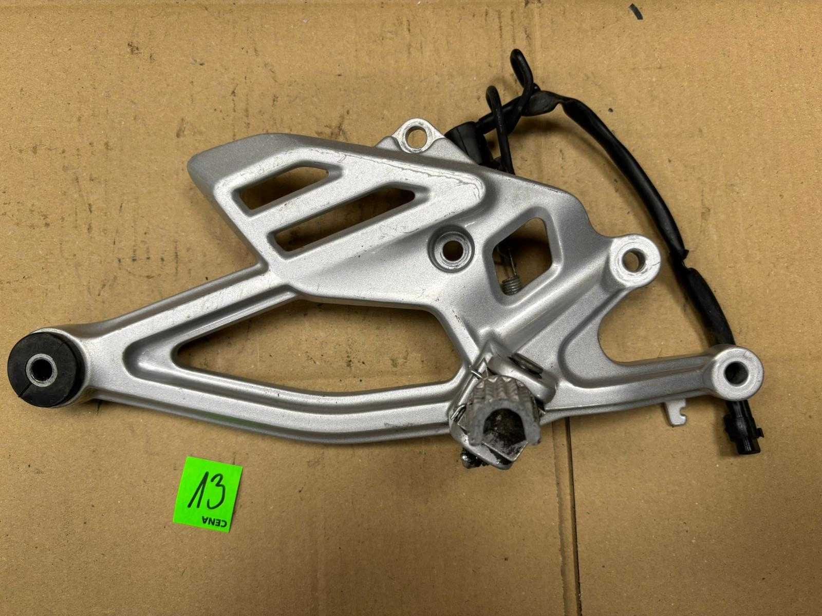 Set Podnóżek Przedni Prawy Kierowcy Yamaha YZF R125, 2019-23 [13]