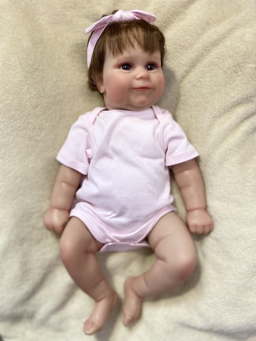 Реалістична кукла реборн дівчинка