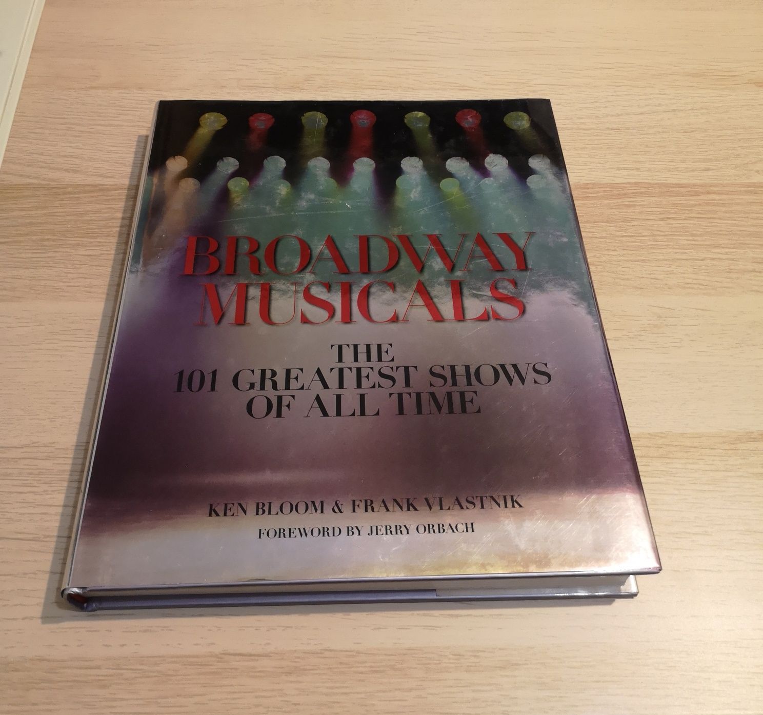 Książka album "Broadway Musicals"