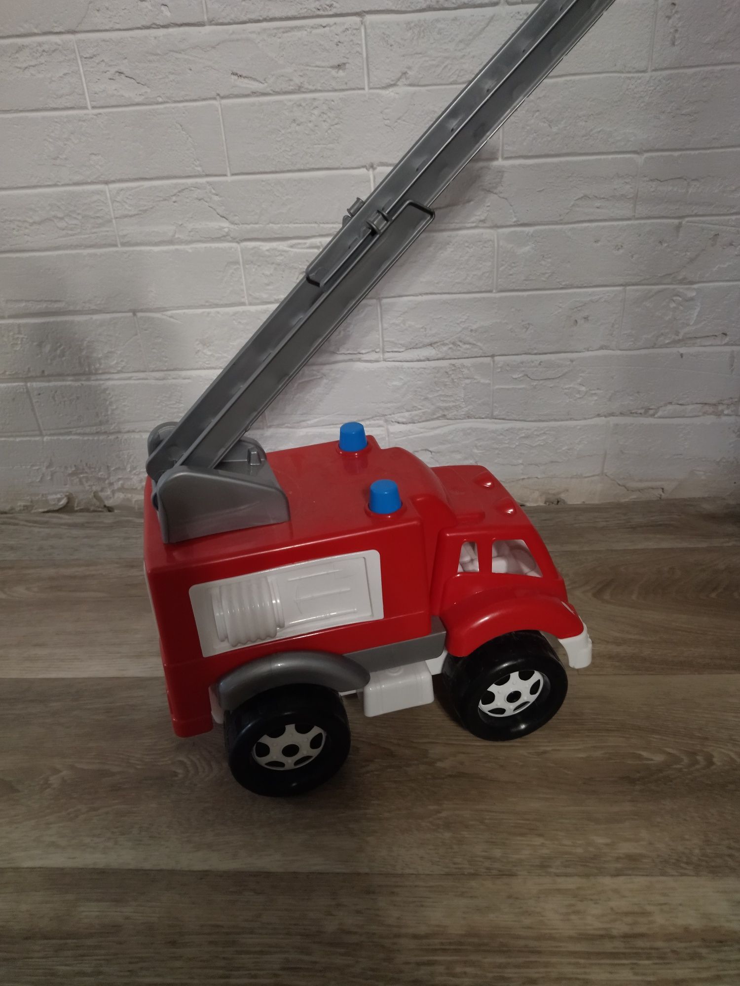 Дитяча іграшка велика пожежна машинка