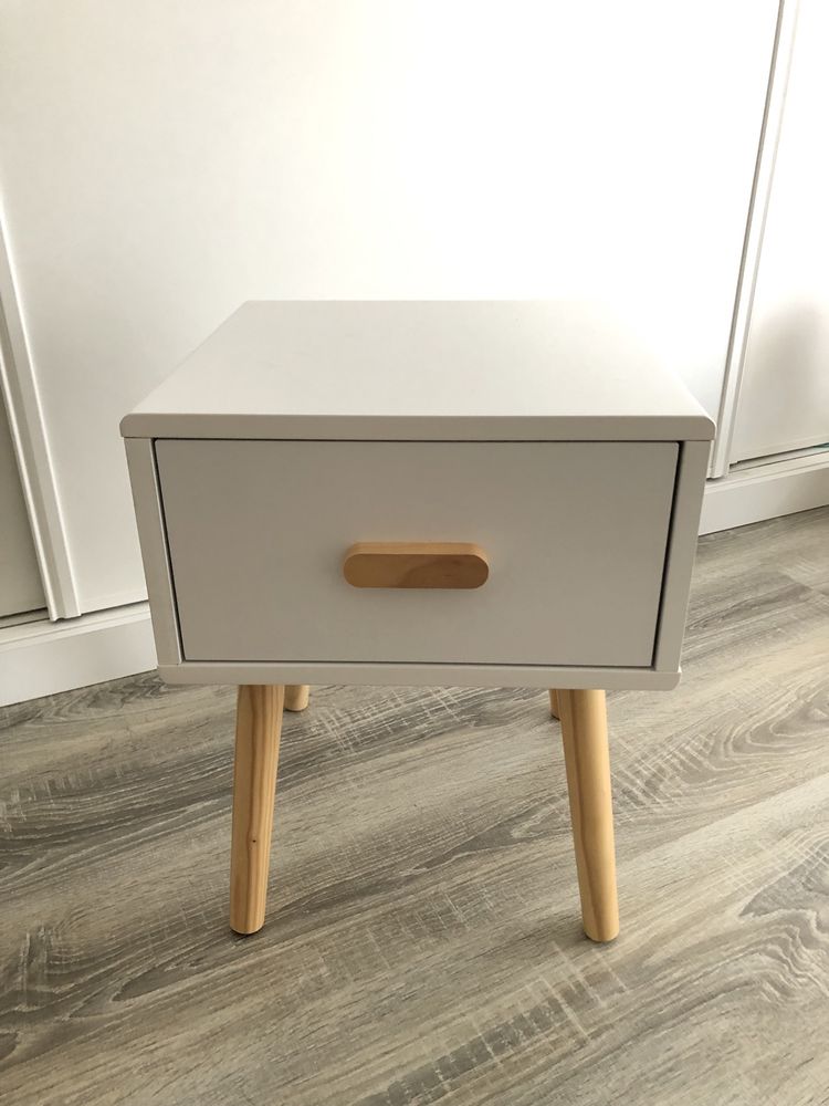 Mesa cabeceira criança