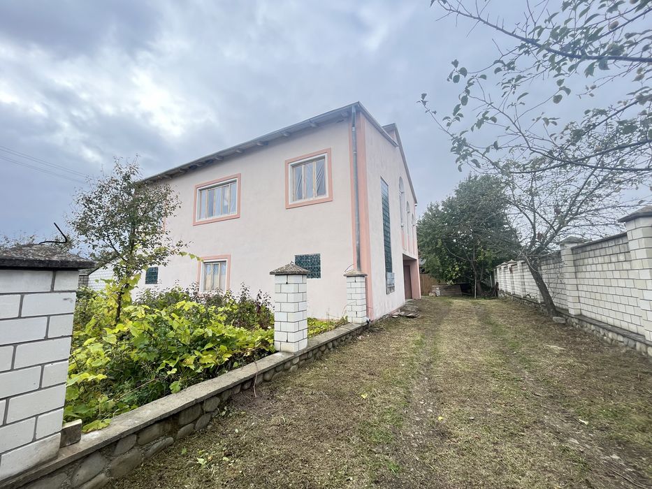 Продаж будинку в селі Семигинів