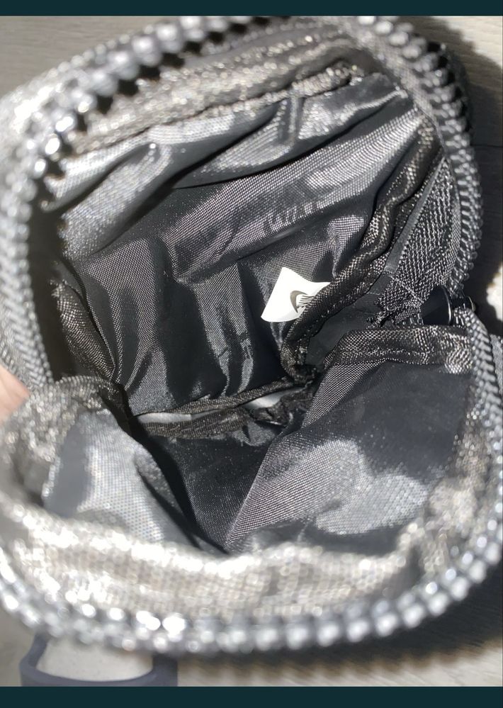 Saszetka nike 101