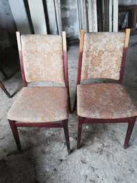 Stare krzesła i inne meble