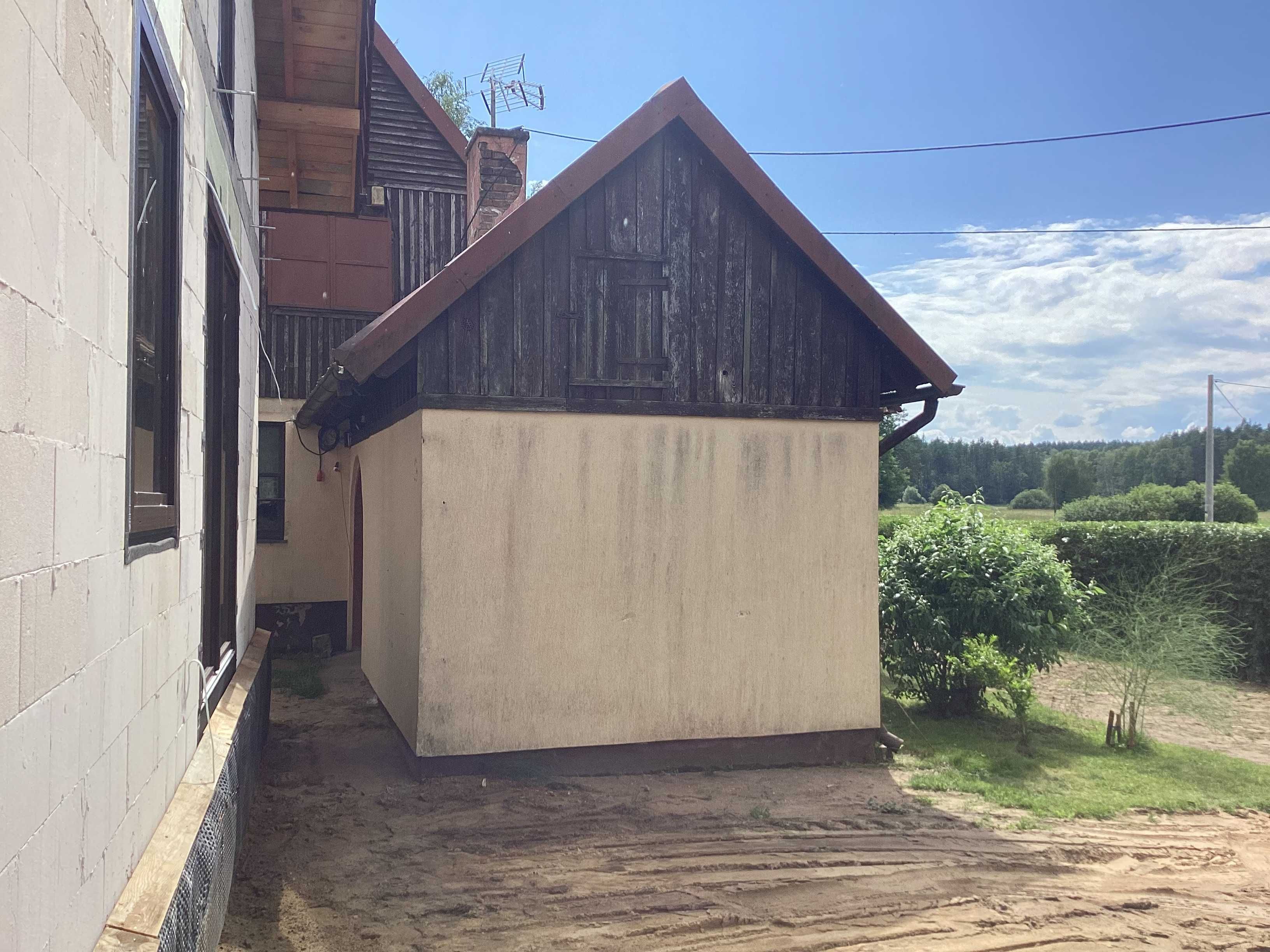 Dachówkę, cegłę, rozbiórkową z przedwojennego budynku