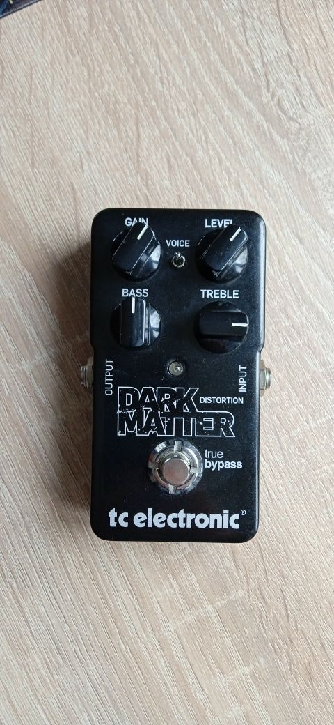 TC electronic Dark Matter distortion