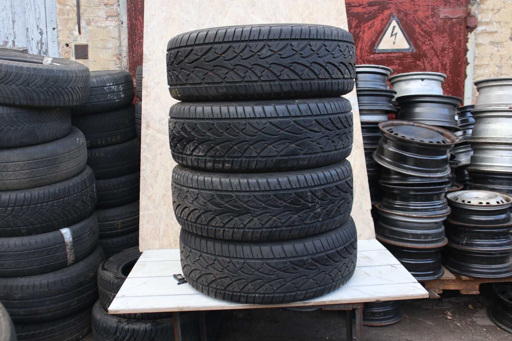 Комплект літніх шин Bridgestone	Dueler HP	265/60 R18	2016