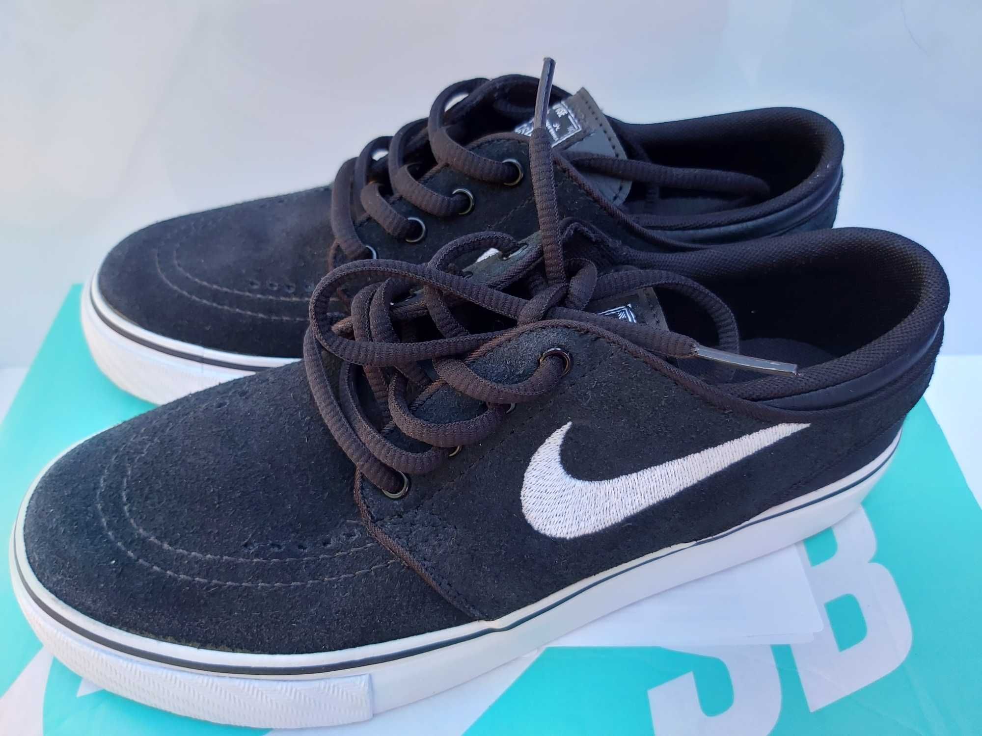 Sportowe sneakersy NIKE Stefan Janoski czarne zamszowe 36