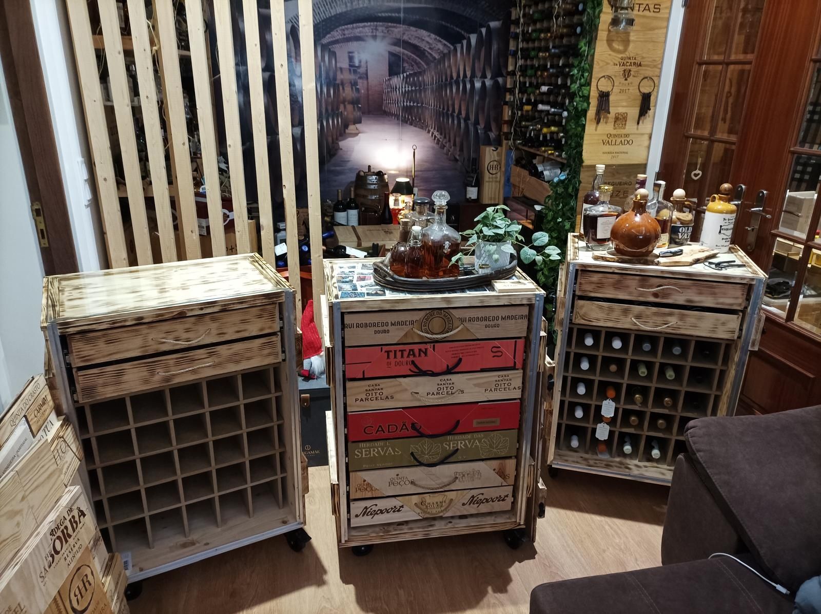 Móveis garrafeira personalizados e originais
