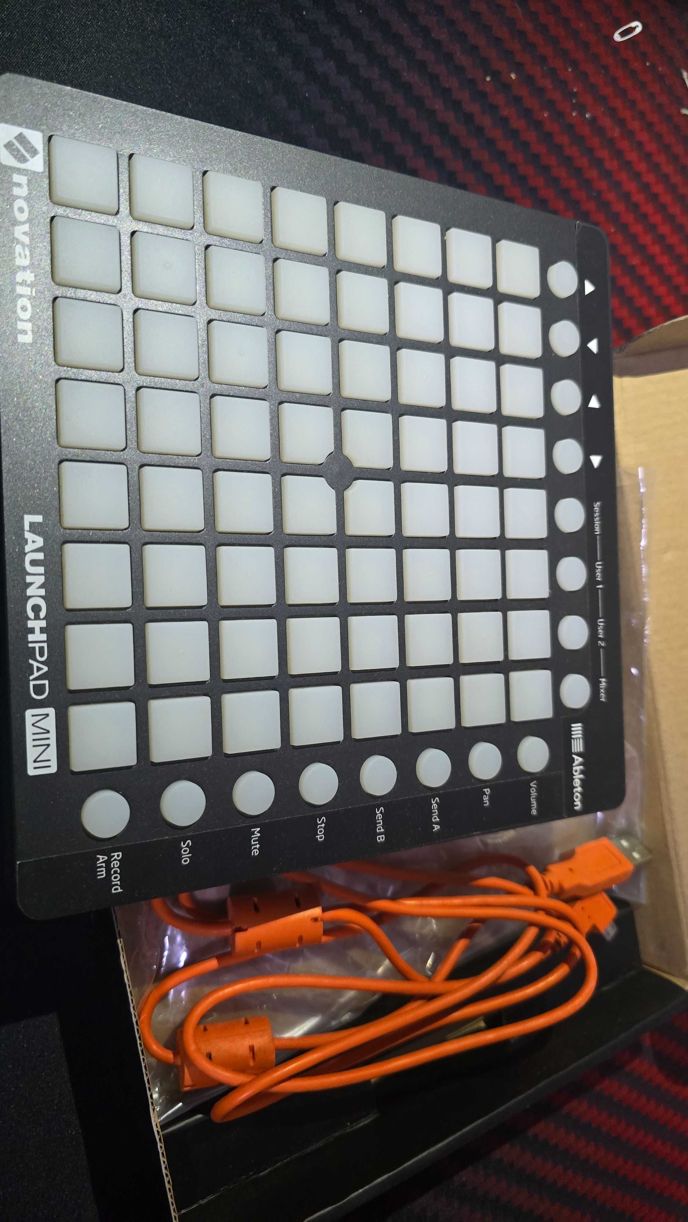 Novation Launchpad Mini MKI Acessórios De Áudio como novo