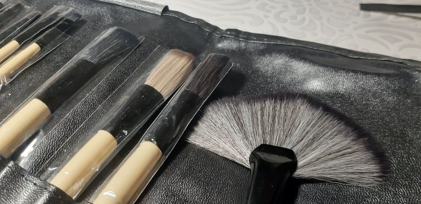 Pędzle do makijażu make up 23 szt etui