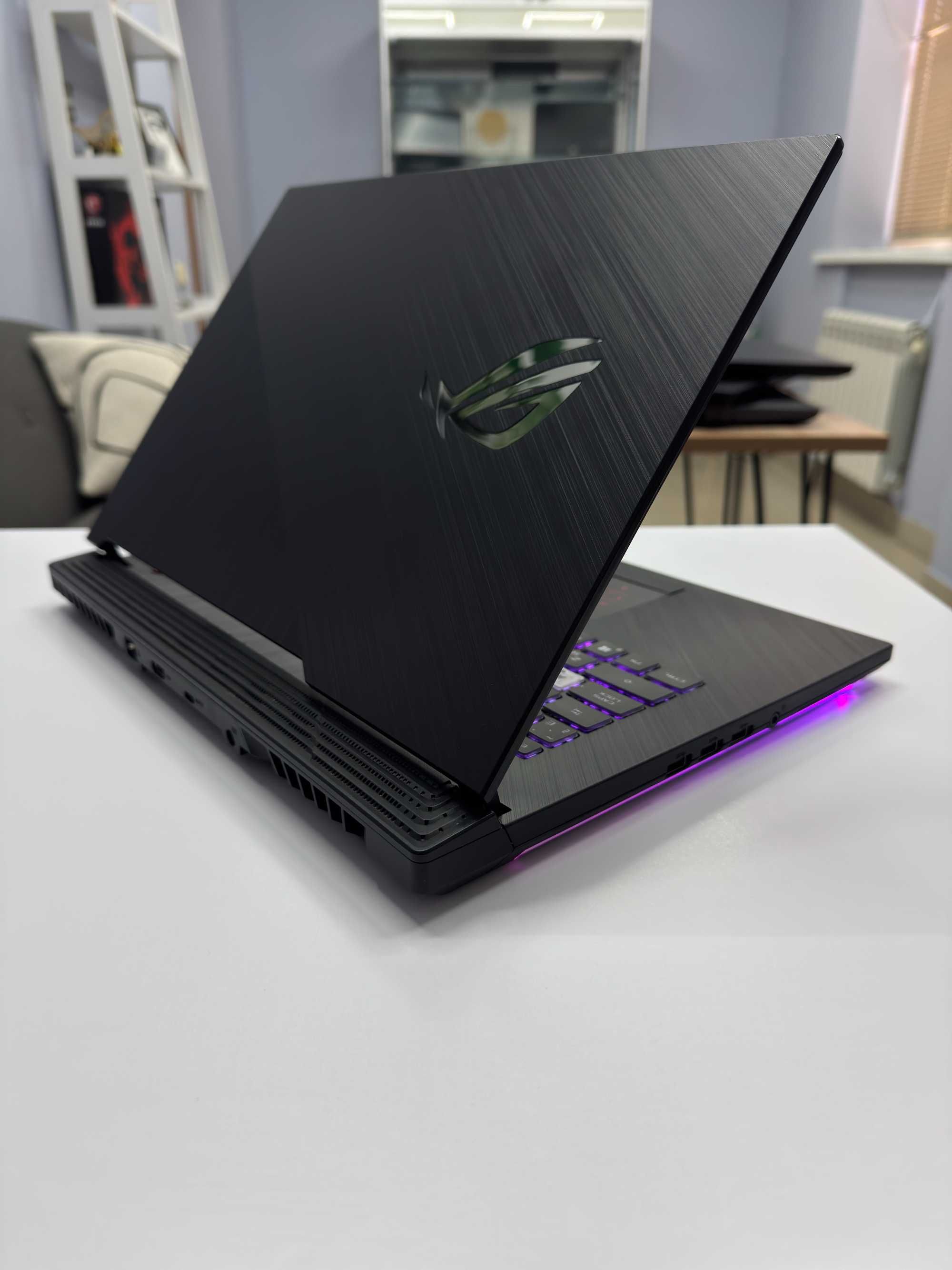 Asus Rog Strix 15.6" 240Hz I7-10750H RTX 2060 6Gb 115W 16Gb SSD 512Gb