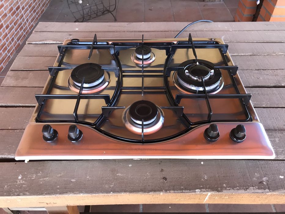 Placa a gás ariston