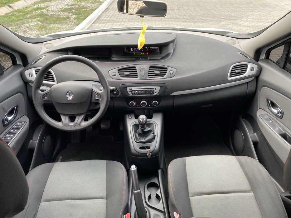 Renault Scenic 2 Rest