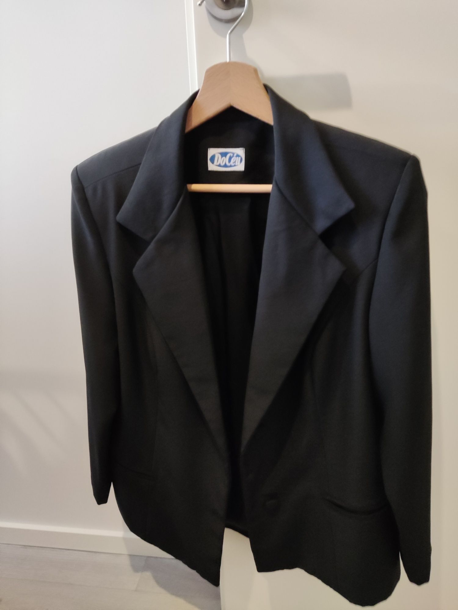Blazer preto em muito bom estado.