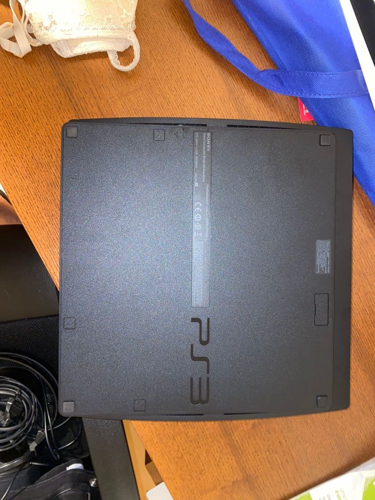 Sony PS3 com 2 comandos