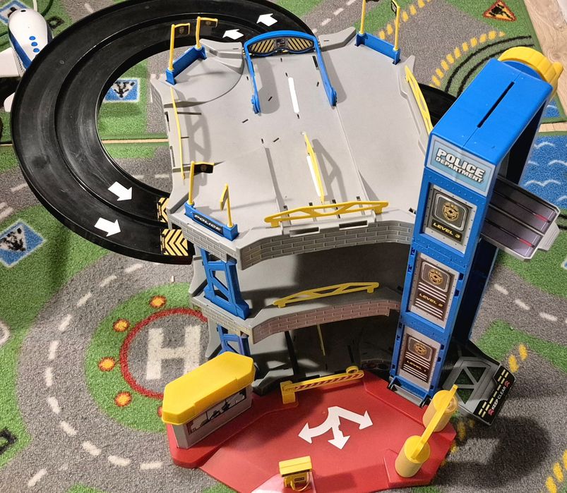 Garaż Policyjny trzy poziomowy