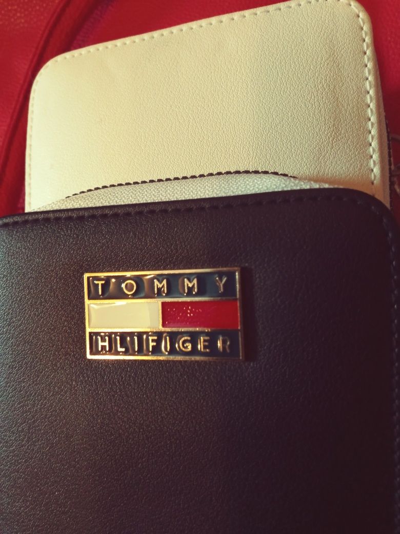 Torebka listonoszka 2 kolorymala Tommy Hilfiger