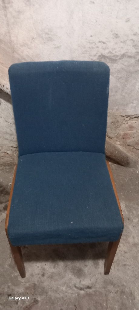 Pięć krzeseł z czasów PRL Tapicerowane