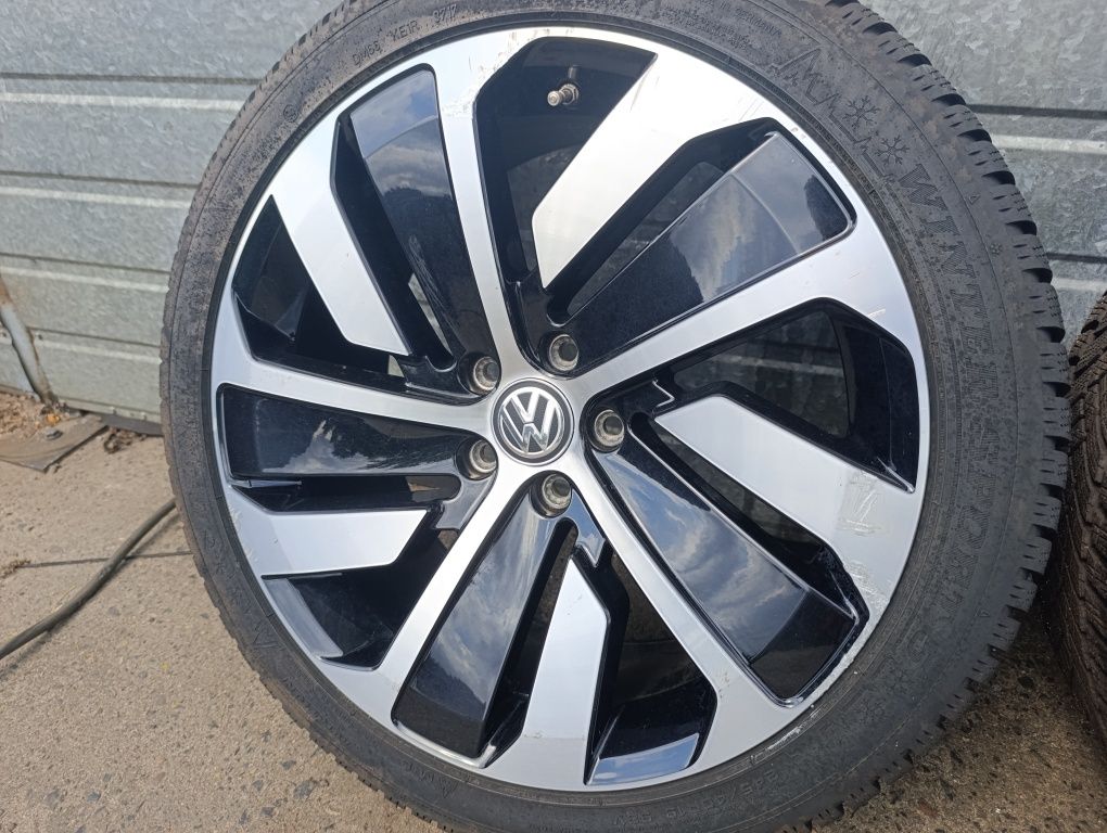 Volkswagen Arteon Passat R line felgi 19 cali z Niemiec ładny stan