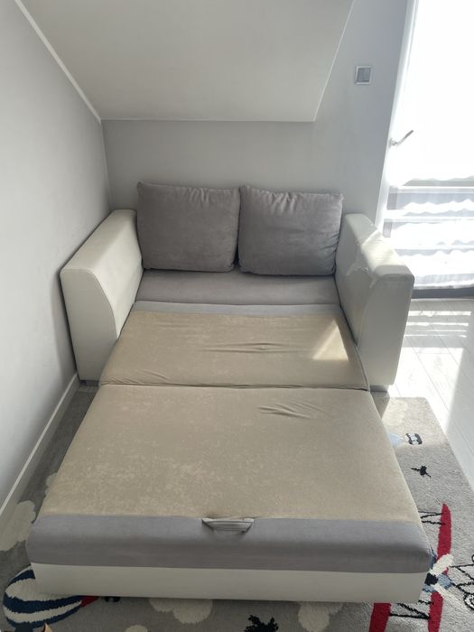 Wygodna rozkladana do spania kanapa/sofa