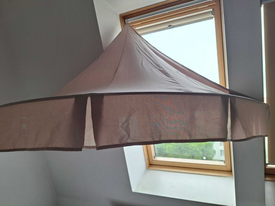 Baldachim nad łóżko lub łóżeczko