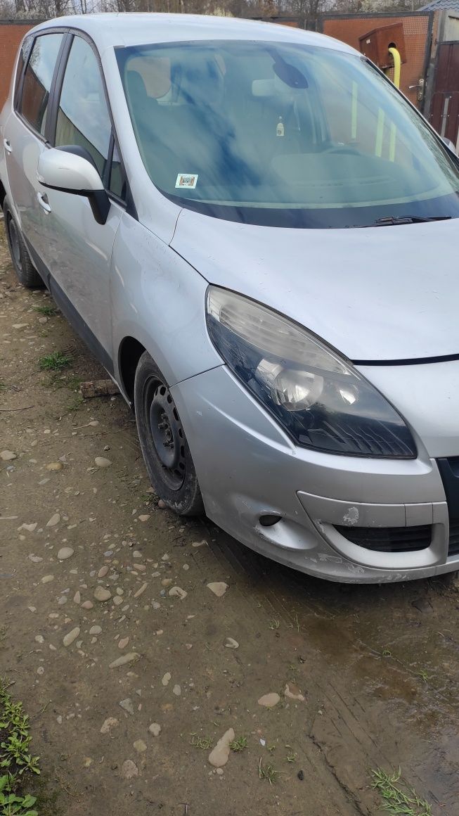 Рено сценік3 2010рік 1.5dci
