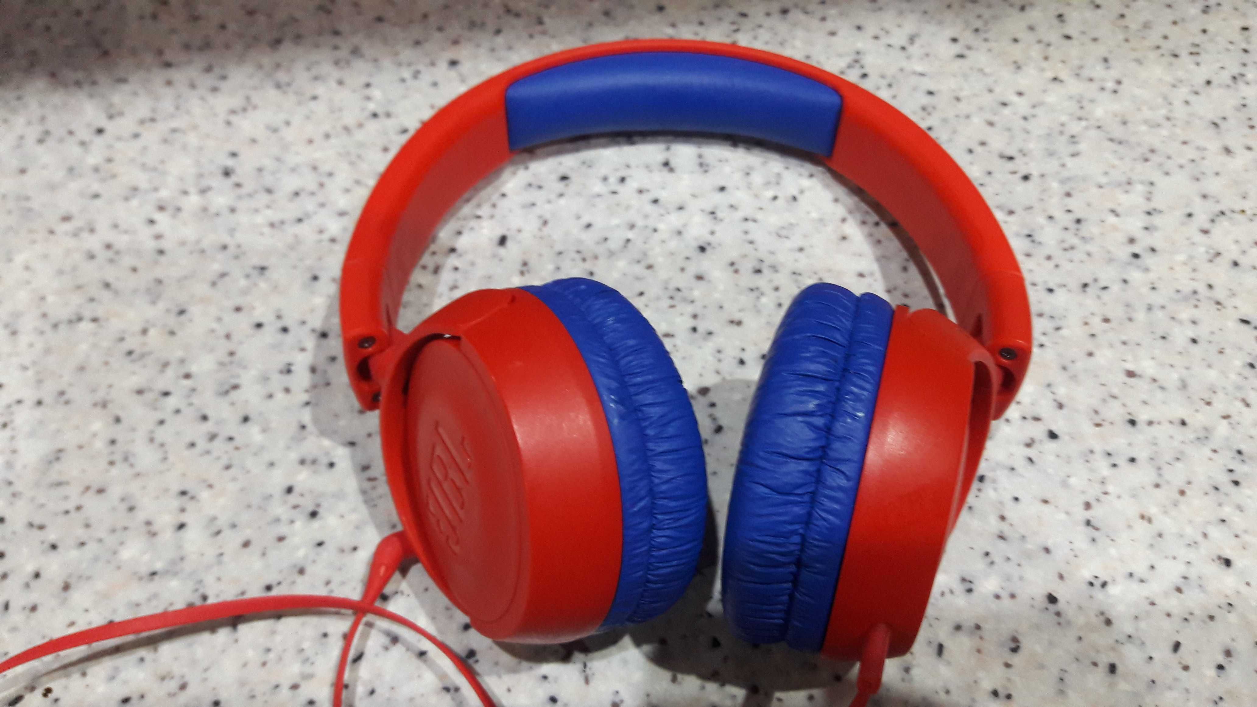 Детские наушники JBL Red и чехол для наушников Beats Studio