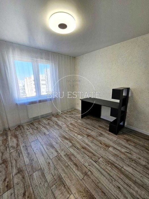 Продам 2к квартиру на Осокорках ЖК Ревуцький Харківська Позняки