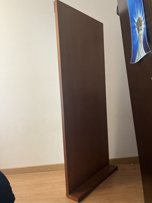 Espelho em madeira de cerejeira