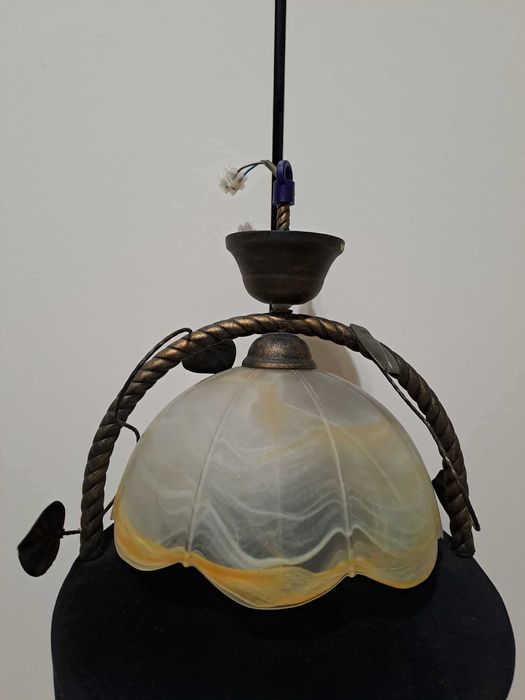Lampa wisząca zdobiona mała