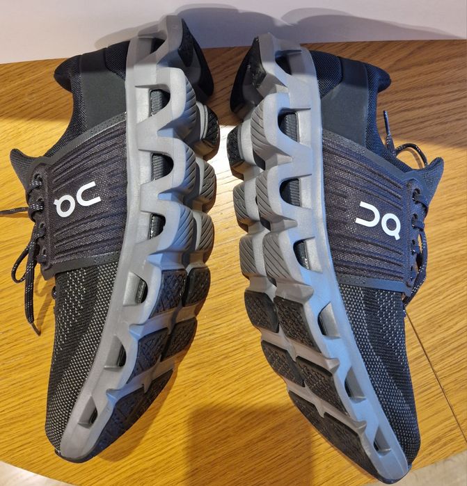 ON Cloudswift 4 AD-BK/BL