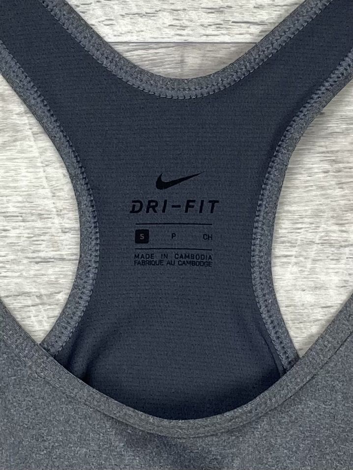 Nike dri-fit майка s размер спортивная серая с лого оригинал