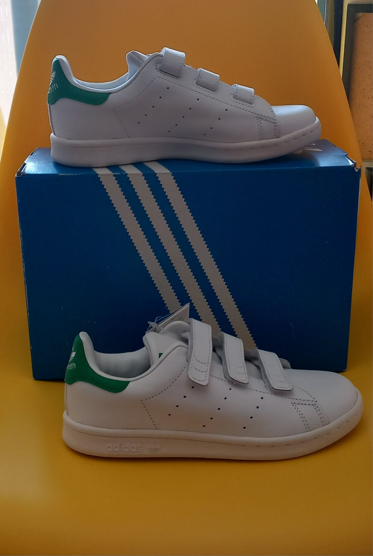 Tenis Adidas Stan Smith com Etiqueta
